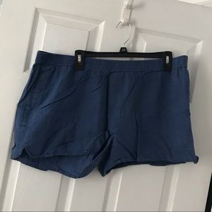 Vineyard Vines women’s shorts! Size XL!